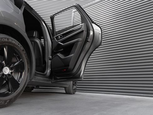 Certified 2020 Porsche Cayenne AWD/4WD image 29