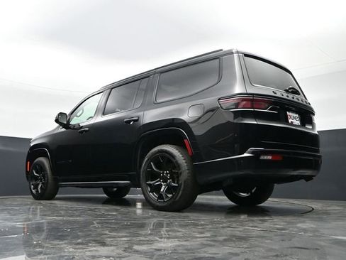 Used 2024 Jeep Wagoneer Series II AWD/4WD image 39