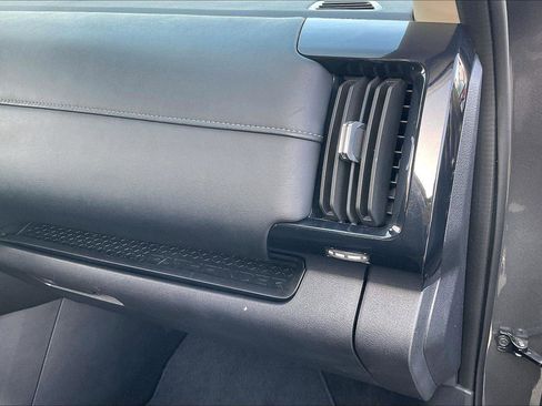 Certified 2024 Nissan Pathfinder SV image 18