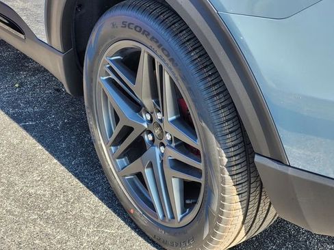 New 2026 Ford Explorer ST-Line w/ ST-Line Street Pack image 7