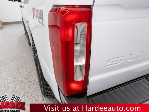 Used 2025 Ford F250 XLT w/ FX4 Off-Road Package image 9