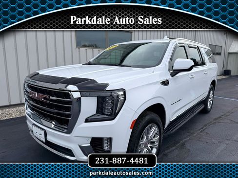 Used 2023 GMC Yukon XL SLT image 1