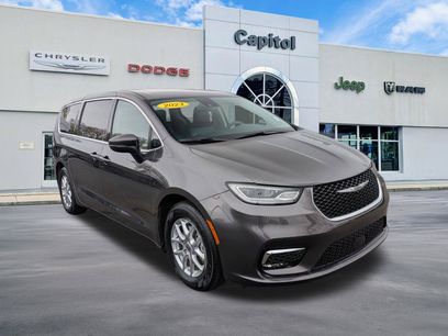 Used 2023 Chrysler Pacifica Touring-L