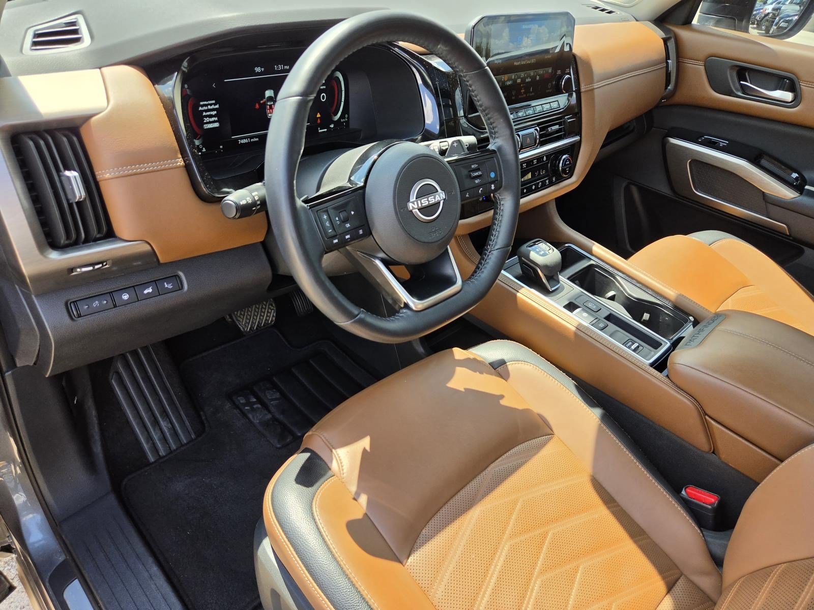 Used 2024 Nissan Pathfinder Platinum FWD image 26