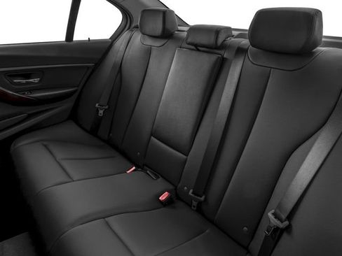 Used 2016 BMW 320i Sedan RWD image 15
