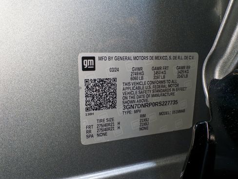 Used 2024 Chevrolet Equinox EV RS FWD image 28