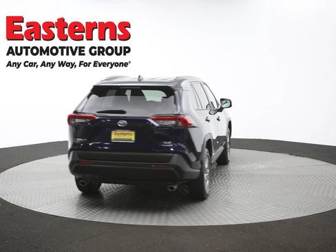 Used 2022 Toyota RAV4 XLE AWD/4WD image 43
