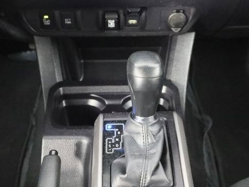 Used 2022 Toyota Tacoma TRD Sport image 13