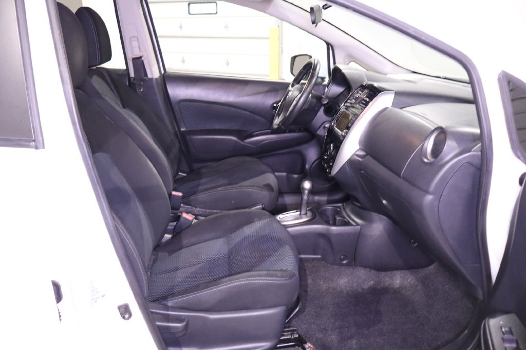Used 2016 Nissan Versa Note SV FWD image 29