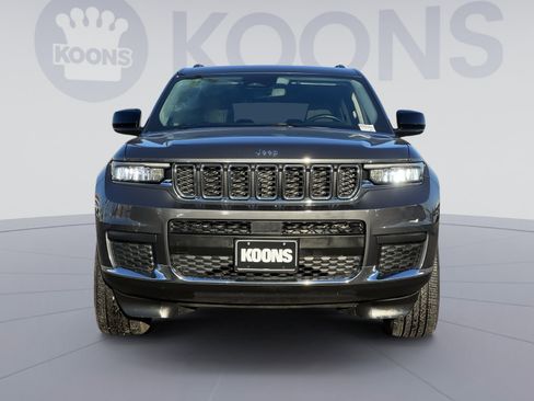 Used 2021 Jeep Grand Cherokee L Laredo w/ Luxury Tech Group I image 11