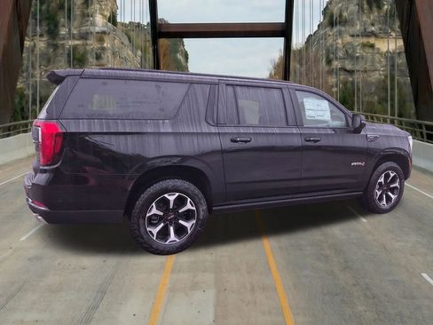 New 2026 GMC Yukon XL AT4 AWD/4WD image 11