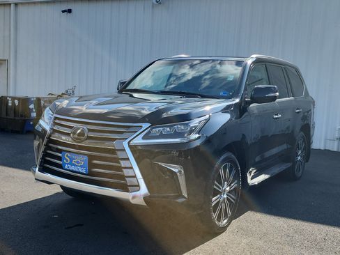 Used 2018 Lexus LX 570 4WD w/ Luxury Package image 1