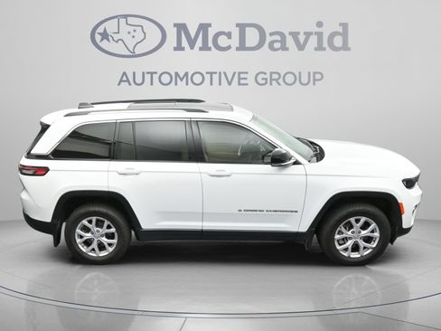 Used 2022 Jeep Grand Cherokee Limited w/ Trailer Tow Prep Group (B) AWD/4WD image 43