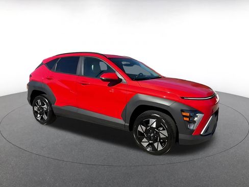 Used 2025 Hyundai Kona SEL image 2