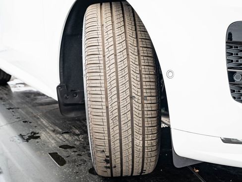 New 2025 Land Rover Range Rover Sport Dynamic SE image 39