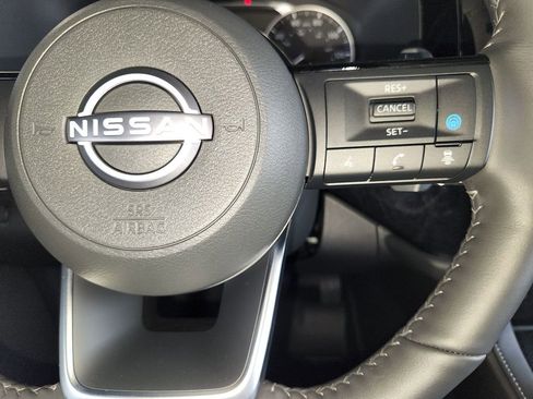 Certified 2025 Nissan Pathfinder SL image 25