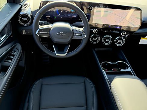 New 2026 Chevrolet Blazer EV LT image 18