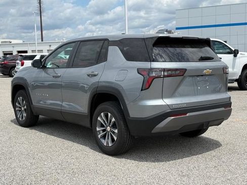 New 2027 Chevrolet Equinox LT w/ Convenience Package II FWD image 3