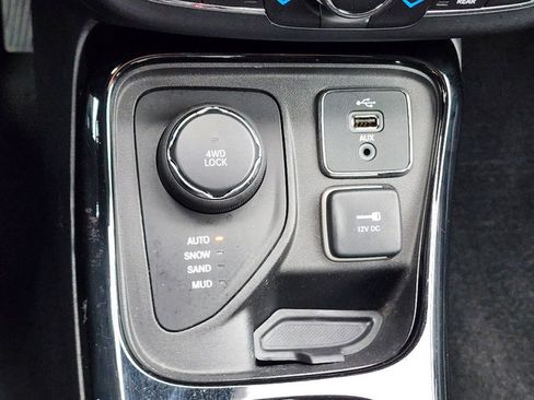 Used 2019 Jeep Compass Altitude image 13