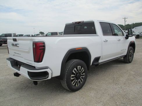 New 2026 GMC Sierra 2500 Denali Ultimate w/ Max Trailering Package AWD/4WD image 4