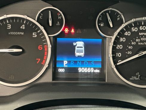Used 2014 Toyota Tundra SR5 w/ SR5 Upgrade Package RWD image 27