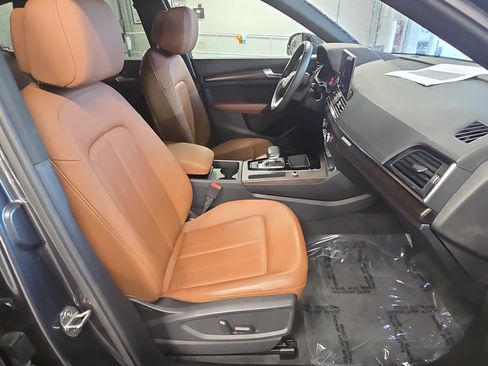 Used 2023 Audi Q5 2.0T Premium w/ Convenience Package AWD/4WD image 10