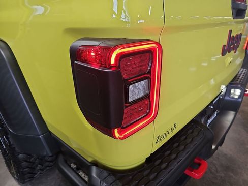 Used 2023 Jeep Gladiator Rubicon w/ LED Lighting Group image 31