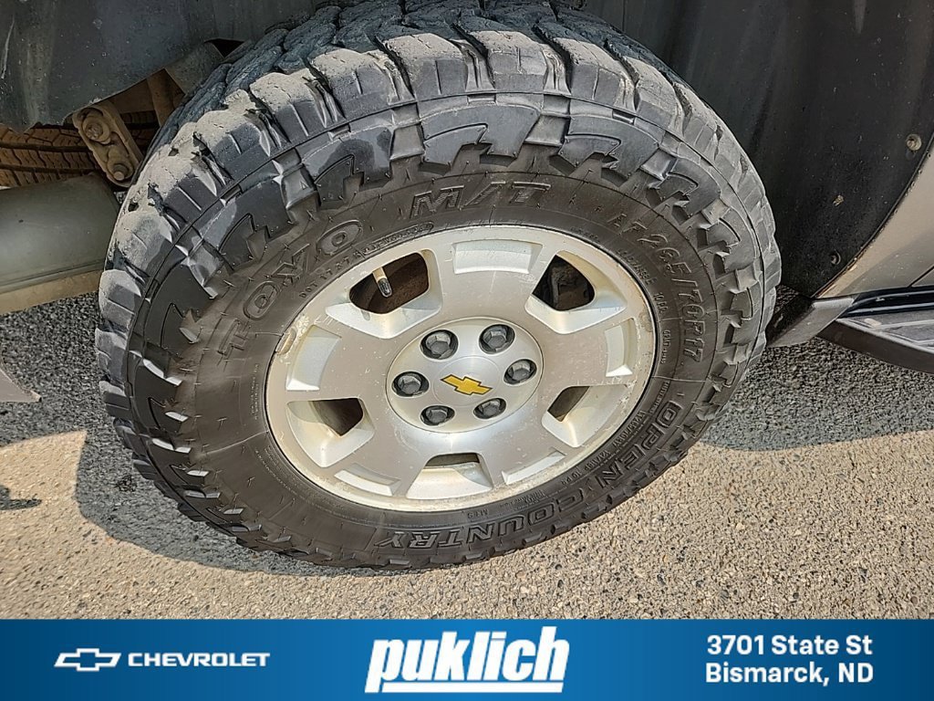 Used 2012 Chevrolet Suburban LS w/ Convenience Package 1 AWD/4WD image 32