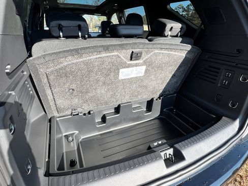 New 2026 Chevrolet Traverse High Country FWD image 31