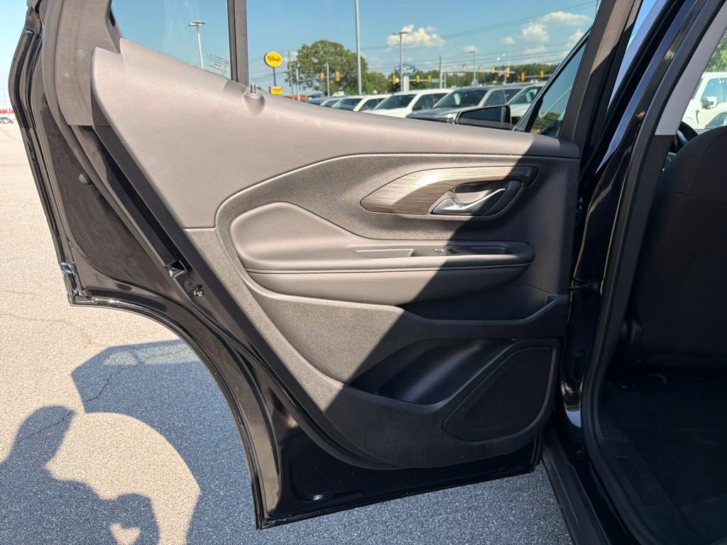 Used 2024 GMC Terrain SLE AWD/4WD image 16
