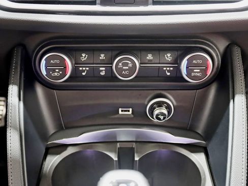 Used 2023 Alfa Romeo Stelvio Veloce AWD/4WD image 24
