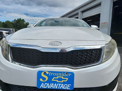 Used 2011 Kia Optima EX FWD image 11