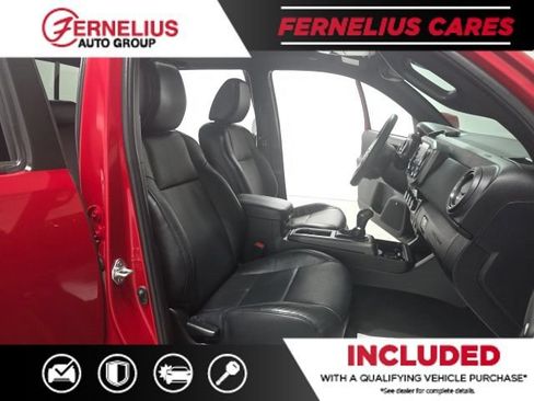 Used 2022 Toyota Tacoma TRD Sport w/ TRD Premium Sport Package AWD/4WD image 20