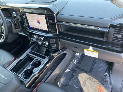 New 2026 Ford F250 Lariat w/ Black Appearance Package AWD/4WD image 10
