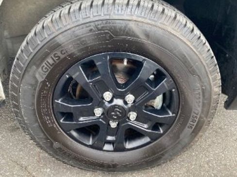 Used 2023 RAM ProMaster 2500 w/ Black Appearance Package image 29