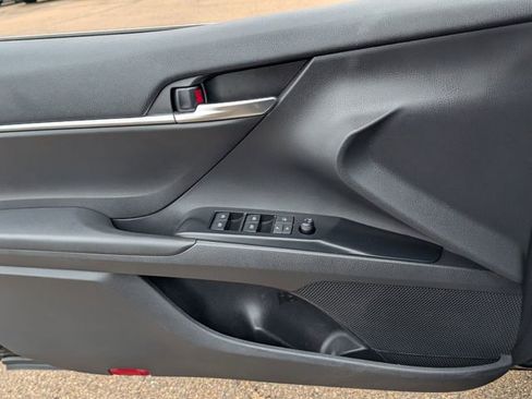 Used 2020 Toyota Camry SE image 20