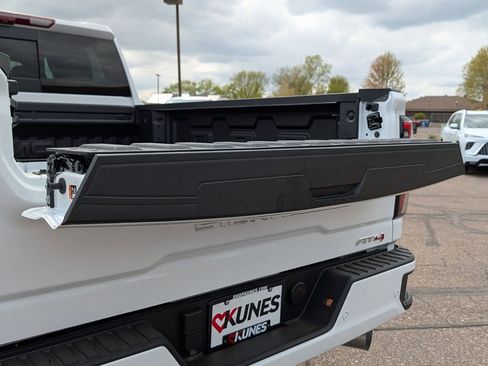 New 2026 GMC Sierra 3500 AT4 w/ AT4 Premium Plus Package AWD/4WD image 32