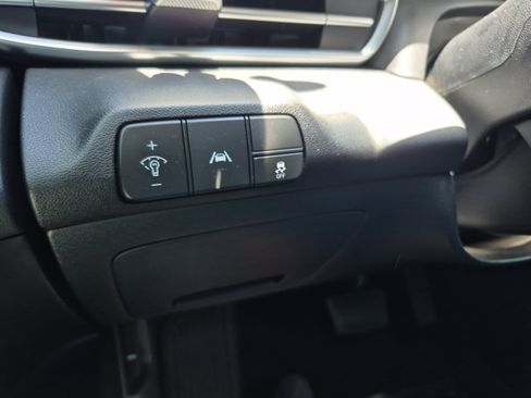 Used 2023 Hyundai Elantra SEL w/ Cargo Package FWD image 33