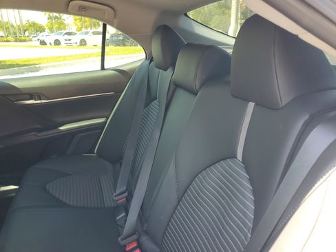 Used 2024 Toyota Camry SE image 13