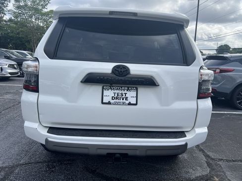 Used 2021 Toyota 4Runner TRD Off-Road Premium w/ Moonroof Package AWD/4WD image 4