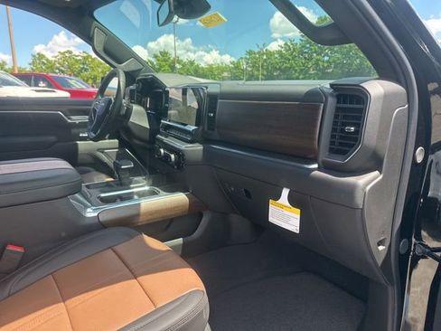 New 2026 Chevrolet Silverado 1500 High Country w/ LPO, Dark Essentials Package AWD/4WD image 32