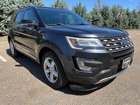 Used 2017 Ford Explorer XLT AWD/4WD image 33