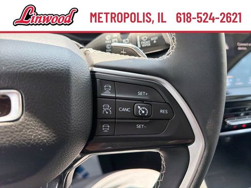 Used 2023 Jeep Grand Cherokee Laredo w/ Luxury Tech Group I AWD/4WD image 17