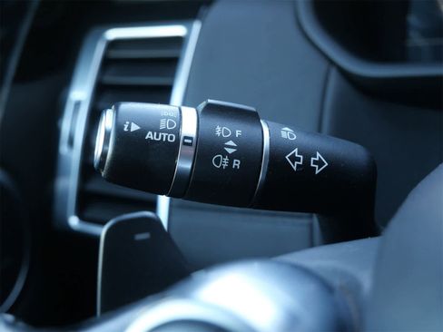 Used 2018 Land Rover Discovery HSE image 23