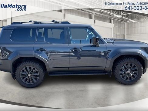 Used 2024 Toyota Land Cruiser image 2