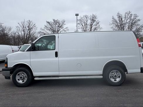 Used 2024 GMC Savana 2500 w/ Driver Convenience Package image 2