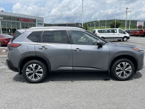 Used 2023 Nissan Rogue SV w/ SV Premium B Package AWD/4WD image 2
