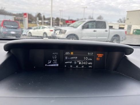 Used 2018 Subaru Forester 2.5i Premium w/ All-Weather Package image 17