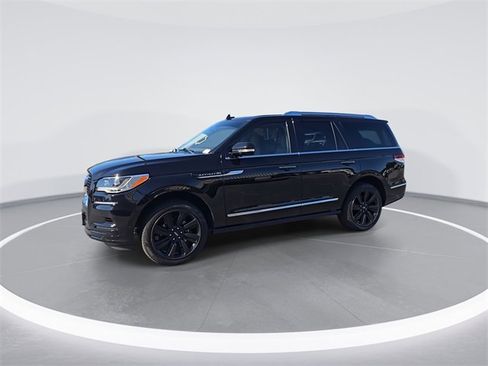 Used 2022 Lincoln Navigator Reserve image 5
