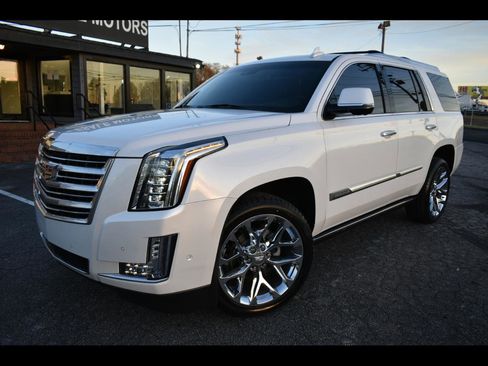 Used 2018 Cadillac Escalade Platinum image 1